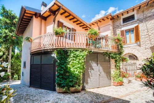 Messenano Apartment | Eremo di Santo Apollinare