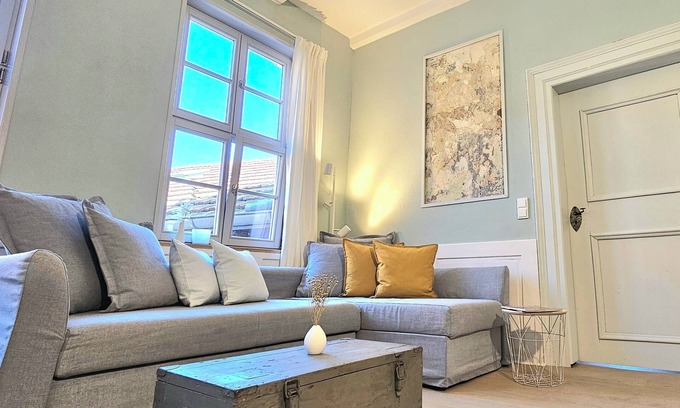 Quedlinburg Apartment | Erholung mit Hof-idylle & Kamin im Einmaligen Denkmal von 1477, 120qm, Parkpl
