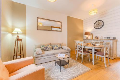 Quai de la Fosse Apartment | Ernest - appt calme proche centre de nantes