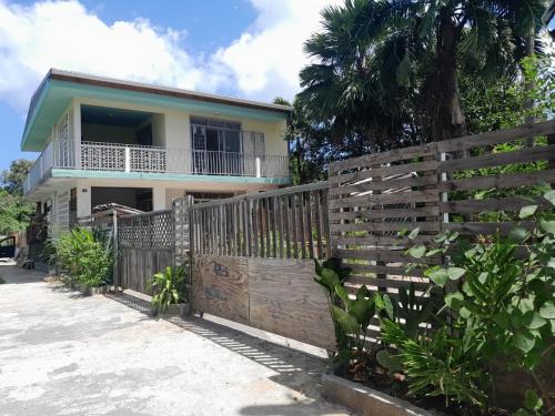 Damencourt House | Escapade Creole Maison Rustique avec accès à la plage à la Baie du Moule