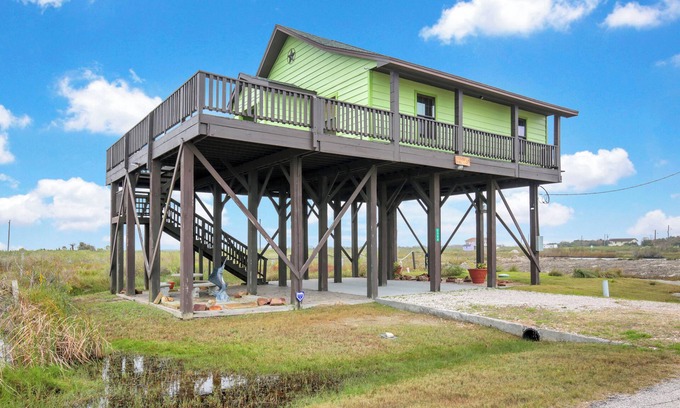 Galveston House | Escape | Bay Views | Large Deck | Group Ready