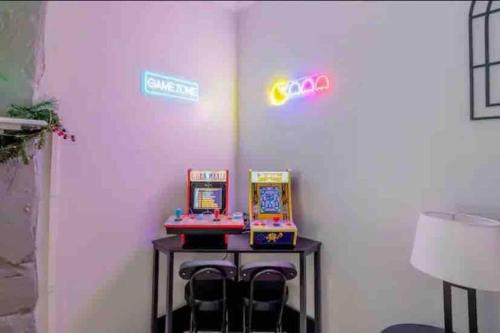 Peachtree Corners Apartment | Escape the City w/King Bed, Arcade Games & Firepit