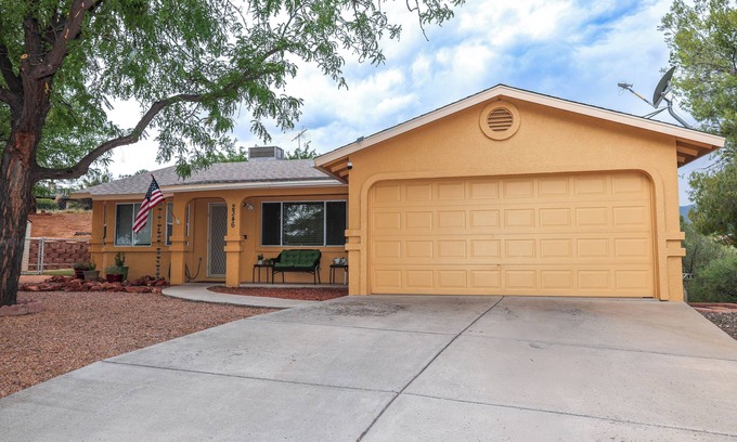 Cottonwood-Verde Village House | Escape to a charming 3-bedroom, 2-bath retreat in Cottonwood, AZ. Nestled near Sedona’s red rocks.