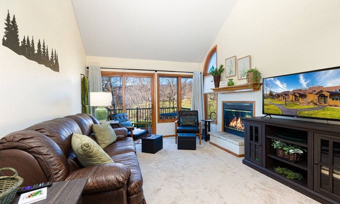 The Galena Territory House | Escape to Creekwood Pines - 2 King Beds, Near Golf, Dog-Friendly, Amenity Access