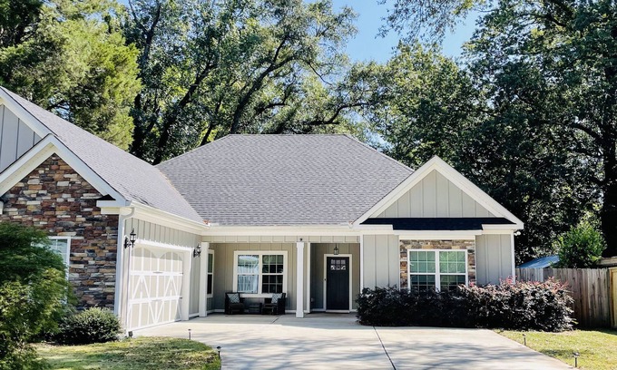 Columbus House | Escape to Oasis: A Tech-Infused Luxury Home with Outdoor Paradise!