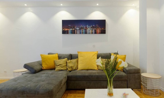 La Joliette Apartment | Escape to Provence