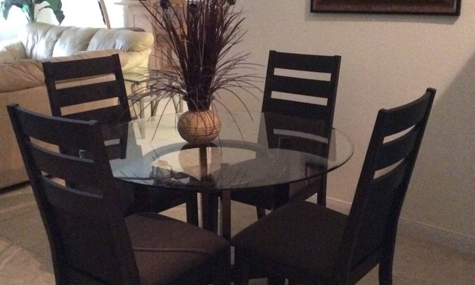 Indio House | Escape to the warmth of the desert and enjoy a comfy, cozy house.