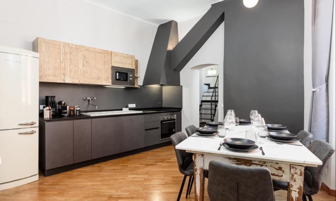 San Vincenzo Apartment | Esclusivo 130 mq + Terrazzo [via San Vincenzo]