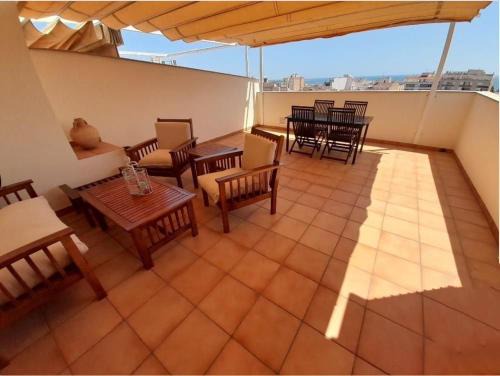 Sant Carles de la Rapita Apartment | Espectacular ático centro terraza enorme y barbacoa