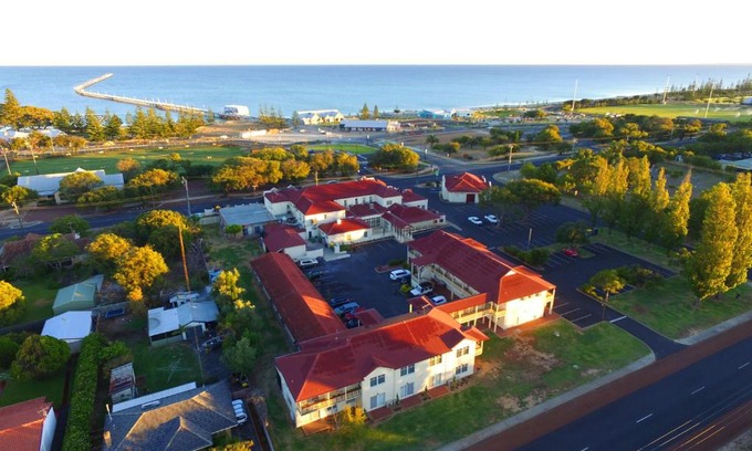 Busselton Hotel | Esplanade Hotel Busselton