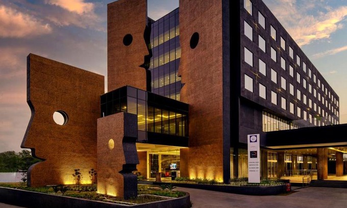 Indore Hotel | Essentia Luxury Hotel Indore