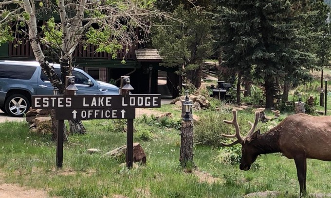 Estes Park Hotel | Estes Lake Lodge