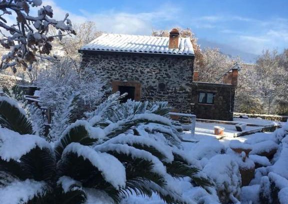 Belpasso Ski Chalet | Etna baita stone e suite