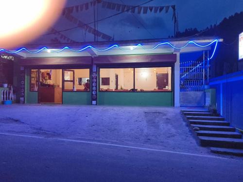 Bomdila House | Eton Homestay