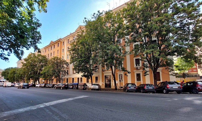 Gianicolense Apartment | Ettore Rolli In Trastevere, Modern 3 Br Apartment By Halldis