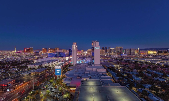Las Vegas House | Euphoria w/Breathtaking LV Strip Views