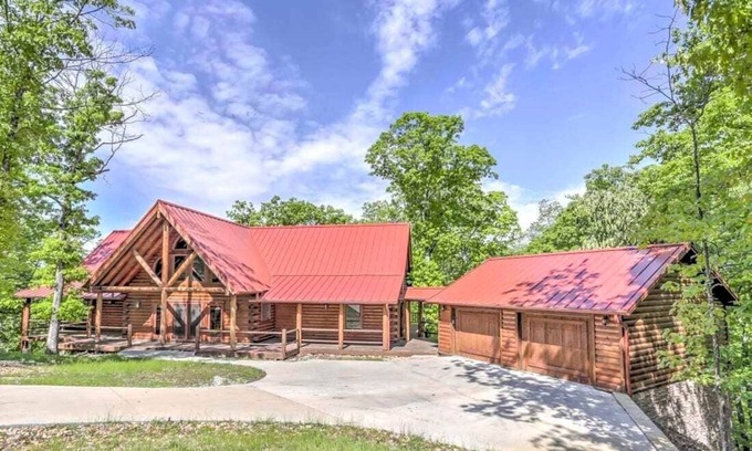 Sylvan Shores House | Eureka Springs Mountain Escape!