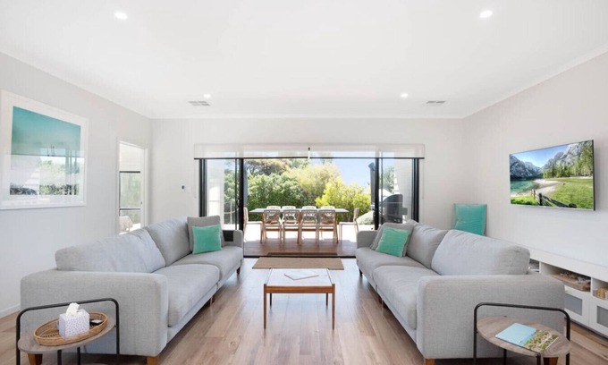 Goolwa Beach House | Europa 22 - Family Friendly, Fire Pit, WiFi