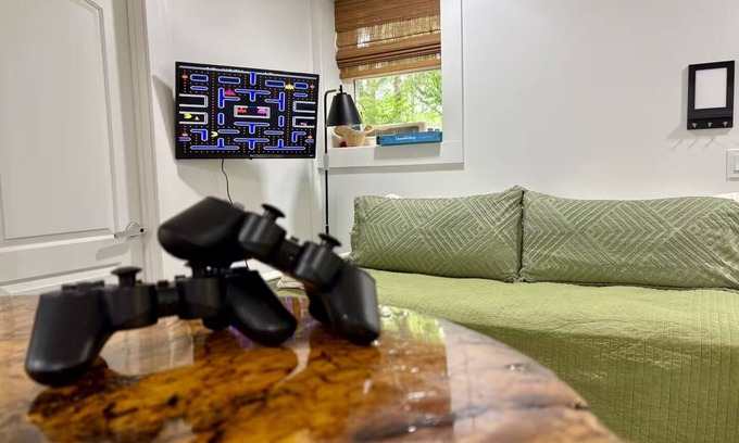 Stone Mountain House | EV Charger - 2 King Suites - Game Room - Office Space - Basement Apartment