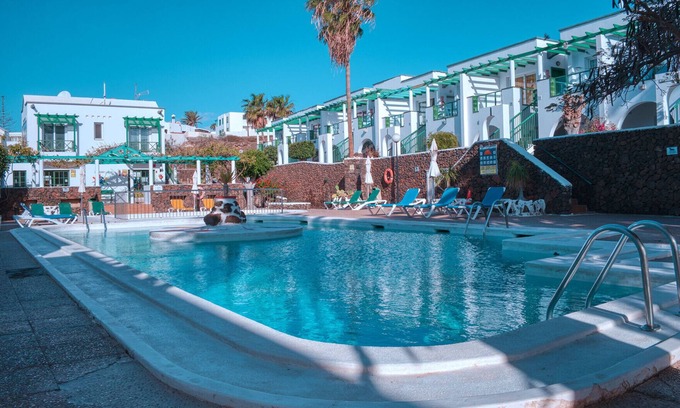 Matagorda Apartment | Eva Vacation Home Pool & Relax - Very close to the beach
