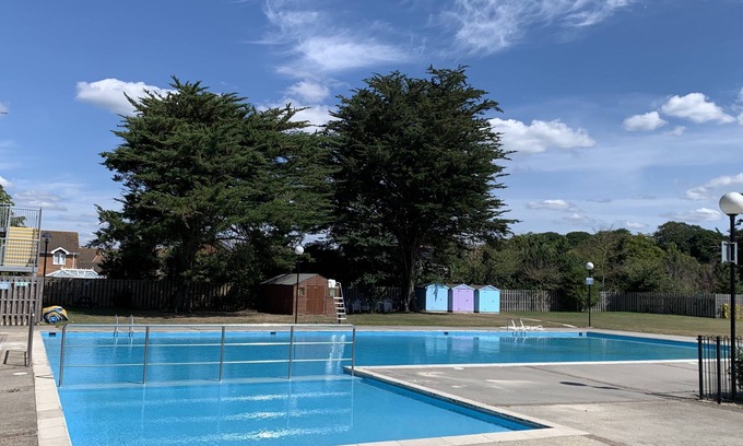 Friars Cliff House | ‘Everglade’ - a cosy coastal retreat by sea and by forest