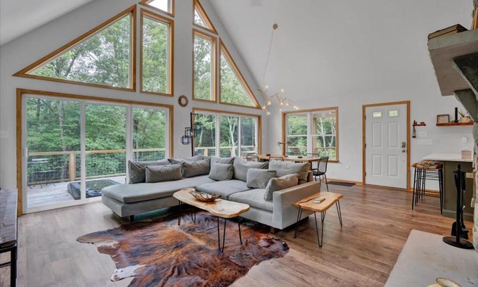 Albrightsville House | Evergreen Escape - Jim Thorpe Multi Ski Resort