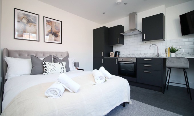 Newport Apartment | Eveswell Studios | Premium | Studio 3