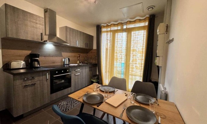 Le Mans House | Evian 04, T2 40m2 quiet, terrace, free parking