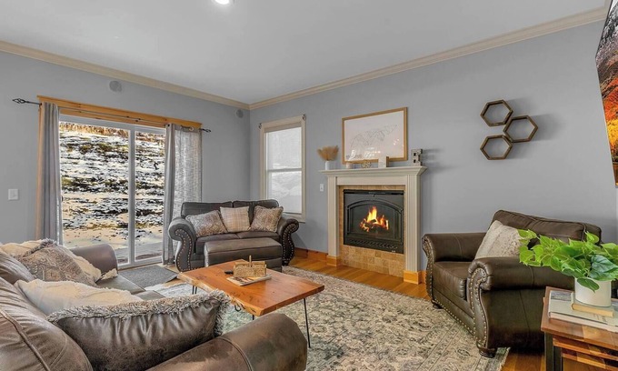 Ellicottville Ski Chalet | EVL Chalet 1/2 mile to Village