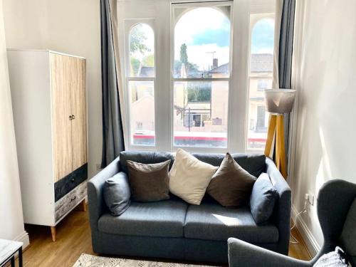 Mile End Apartment | Evo 1 Bedroom Apartment 3 mins walk Mile End Station,Queen Mary University, Hospital