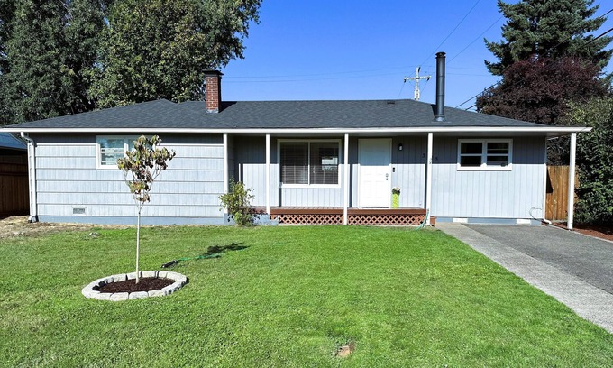 Springfield House | Excellent Location for Travelers. Entire House with King Bed