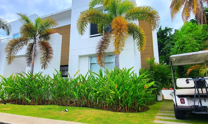 Girardot House | Exceptional Casa Finca El Peñón pool Wifi TV