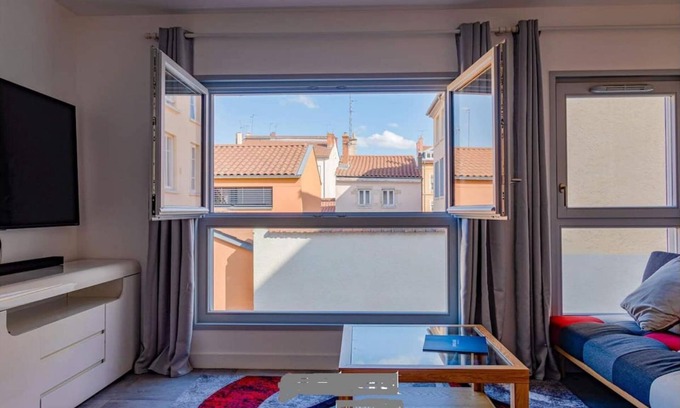 Griffon - Royale Apartment | Exceptional high-standing one-bedroom apartment in the heart of Croix Rousse