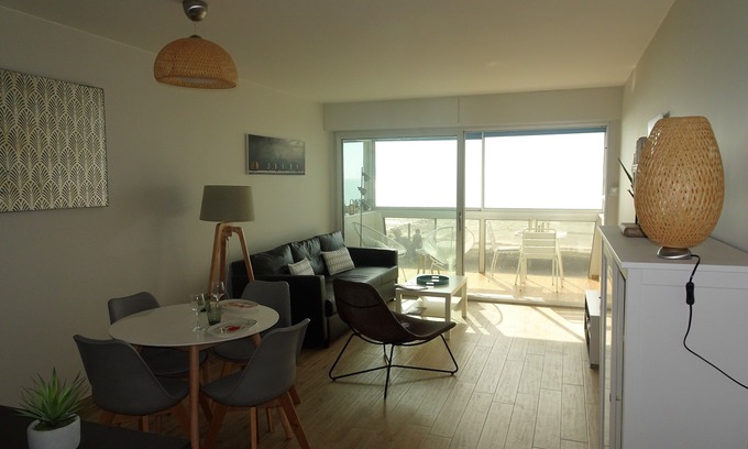 Saint-Malo Apartment | Exceptional sea view T2 - Direct beach access - Parking