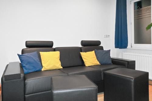 Dresden Apartment | Exclusive Bungalow! 4 rooms, 8 people, 2x parking