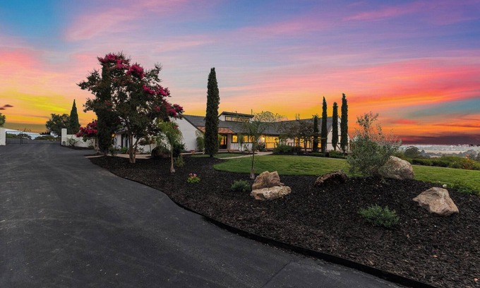 Santa Rosa House | Exclusive Luxury Estate in Natural Serenity