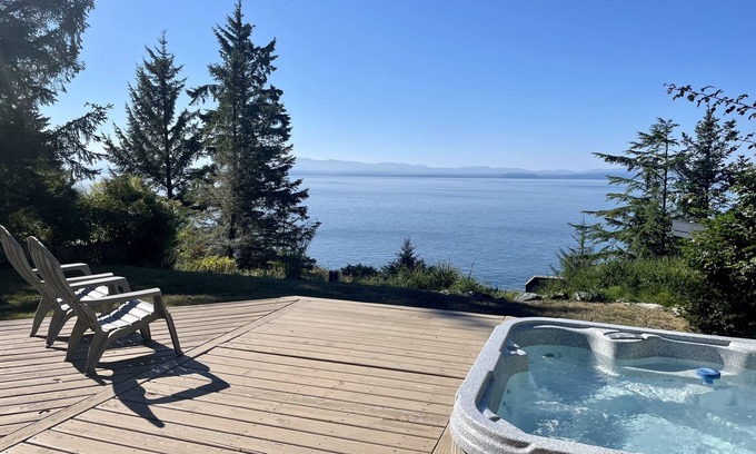 Juan de Fuca Electoral Area House | Exclusive Oceanfront 4-bedroom w/ incredible views