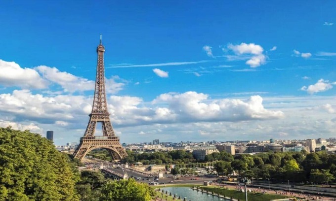 Champs-Elysees Apartment | EXCLUSIVE PARIS GETAWAY: LUXURIOUS APARTMENT, CHAMPS-ELYSÉES – 230SQM–4 BEDROOMS
