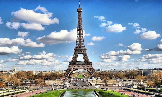 Necker Apartment | EXCLUSIVE PARISIAN GETAWAY: LUXURIOUS 3-BEDROOM FLAT OVERLOOKING EIFFEL TOWER