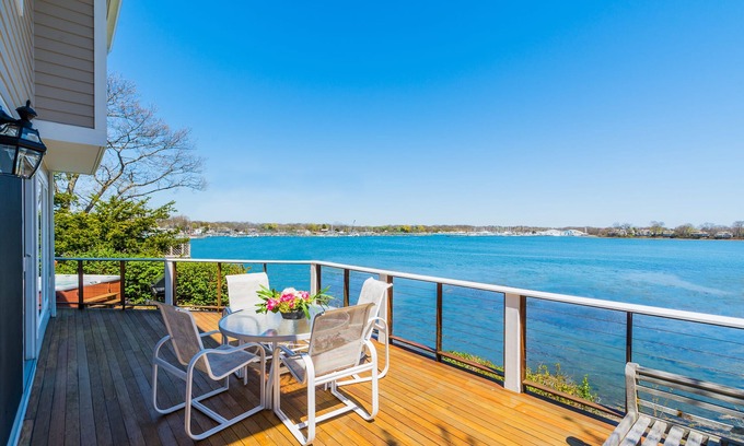 Branford House | Exclusive Weekend Fall Sale here Waterfront Beach Home🏖️Hot Tub+Stunning Views