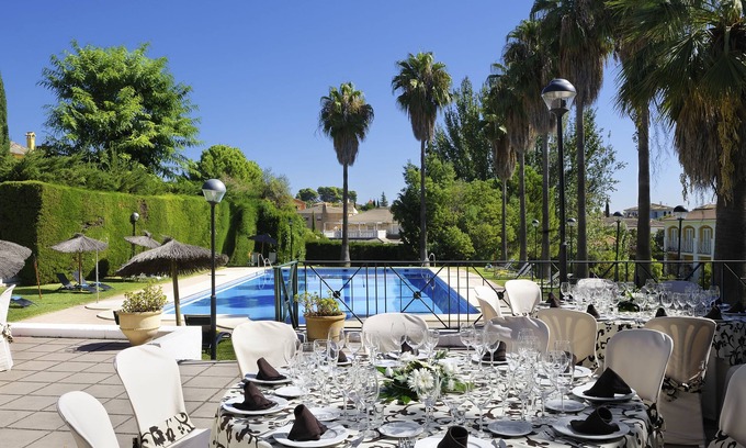 Distrito Norte Sierra Hotel | Exe Las Adelfas Hotel