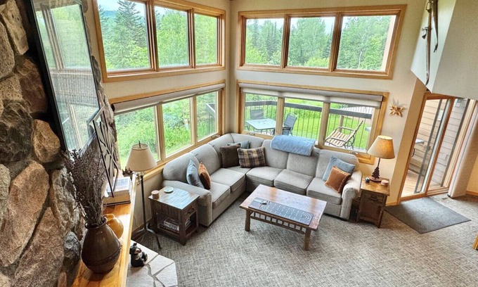 Lutsen House | Exec on Mtn Ski in out In unit Sauna Pool Hot Tub