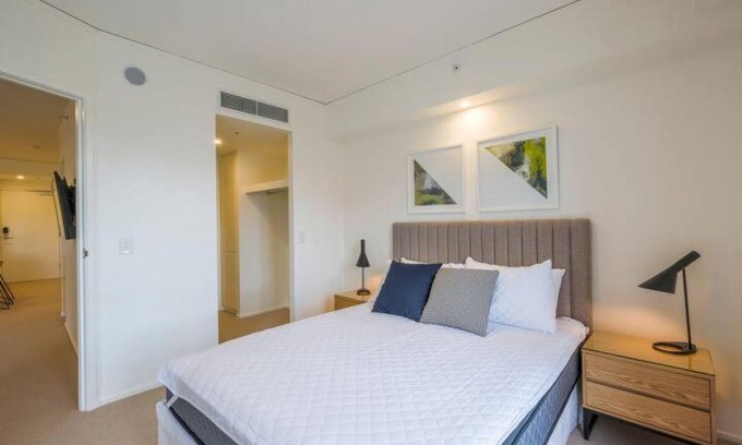 Bowen Hills Apartment | Executive Apartment with Pool & Gym