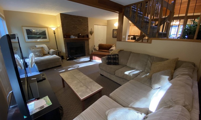 East Kootenay Condo | Executive family condo on Kimberley ski hill - your mountain getaway