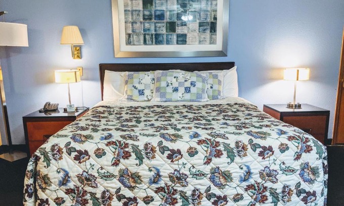 Thomson Hotel | Executive Inn