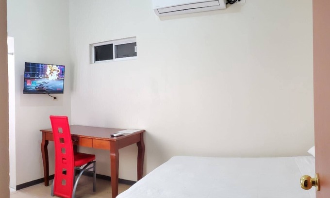 Juarez Municipality House | Executive Room - 10 min from US Consulate - Flexible Check-in