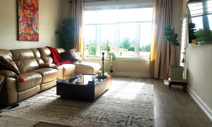 Niagara Falls House | Exotic Modern Bungalow |Sunset Views |Scenic Niagara| King Bed| Close to Buffalo