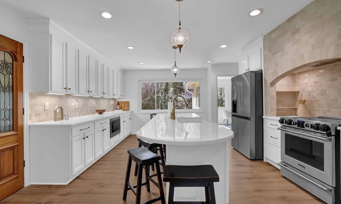 East Cobb House | Expansive Family Friendly East Cobb Retreat