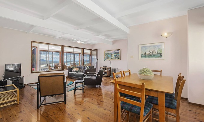 Crescent Head House | EXPANSIVE OCEAN VIEWS WITH FREE WI-FI
