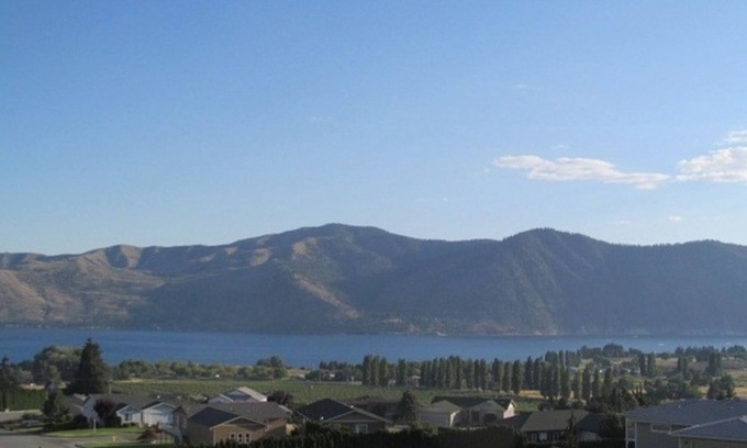 Manson House | Expansive views, hot tub, & kid friendly! Perfect for multiple families!